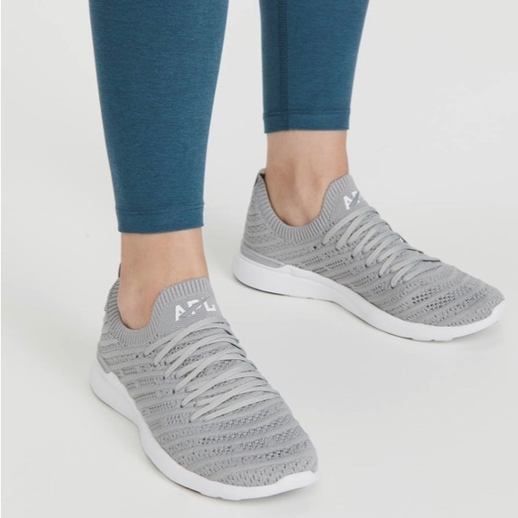 athletic propulsion labs Shoes - APL Women's TechLoom Wave in Cement/White